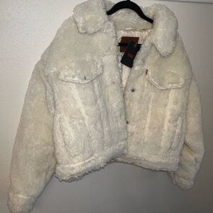 NWT Levi's Women's Cream Sherpa Jacket
